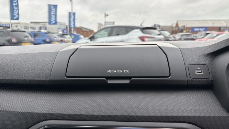 Dacia Sandero 1.0 TCe Essential 5dr Bi Fuel Hatchback